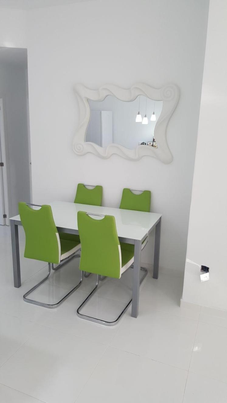 White Apartment Alicante Exterior foto