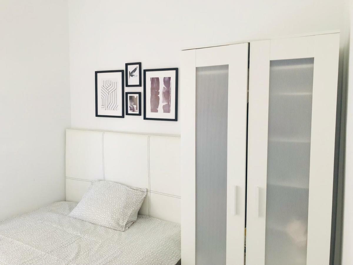 White Apartment Alicante Exterior foto